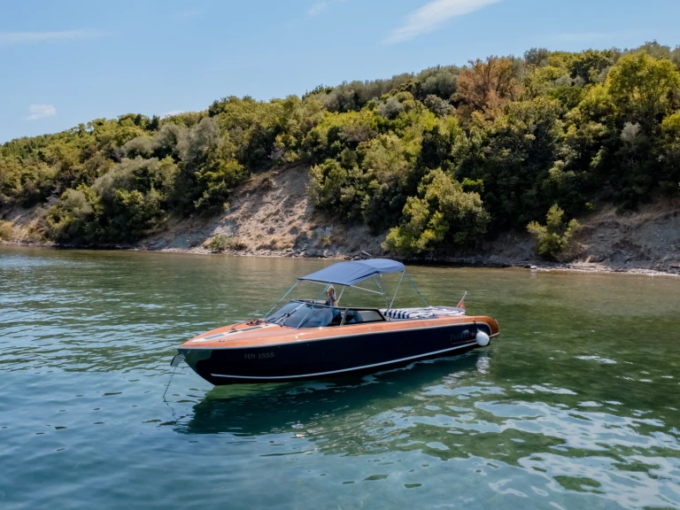  Motorboat a louer à Portonovi