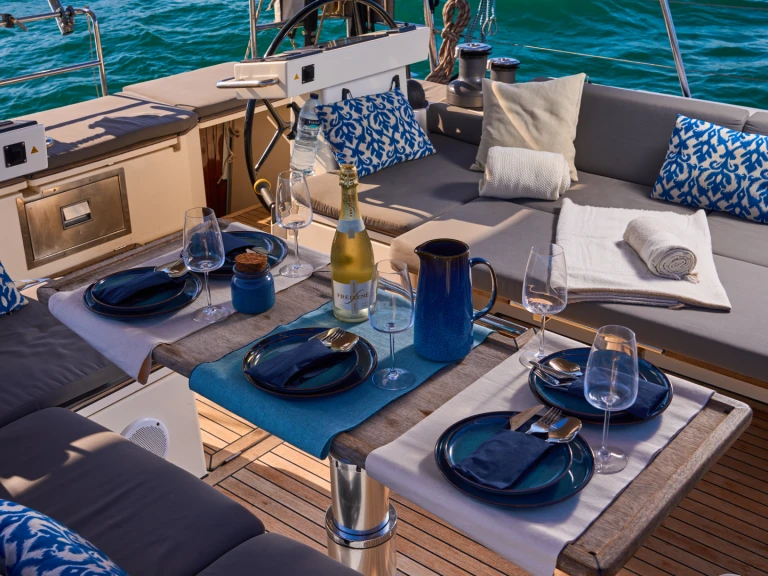 Louez un Bavaria Bavaria C57 à Olbia