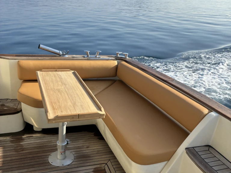 Louez un ACM Dynastie  à Porquerolles