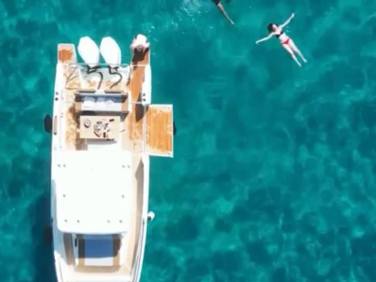 Location Bateau à moteur Bénéteau avec permis