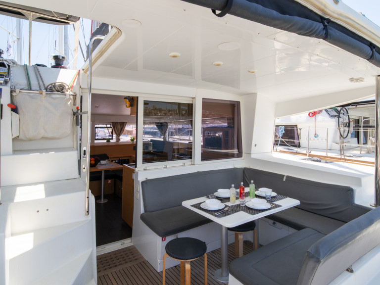 Location bateau Lagoon Lagoon 400 S2 à Lávrio sur Samboat