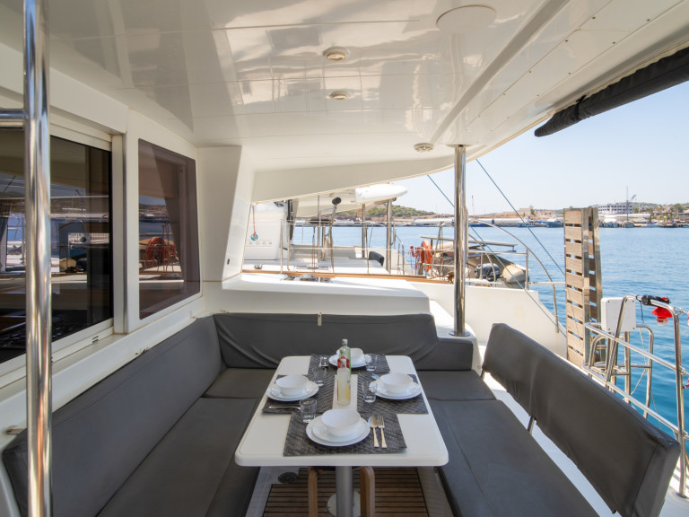 Louer Catamaran avec ou sans skipper Lagoon à Lávrio