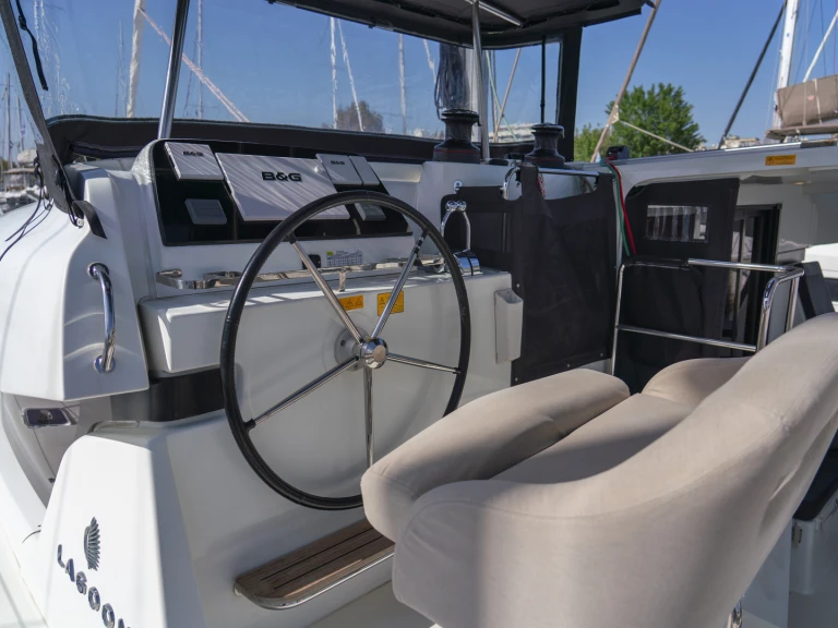 Location à Álimos - Lagoon Lagoon 42 sur SamBoat