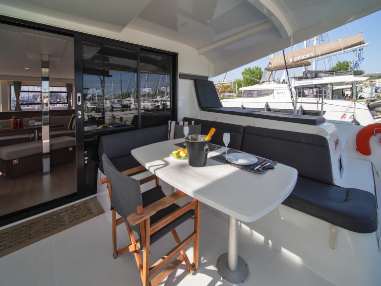 Louez un Lagoon Lagoon 42 à Álimos