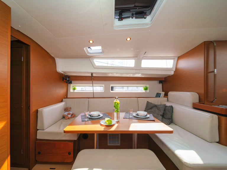 Location bateau Jeanneau Sun Odyssey 490 à Álimos sur Samboat