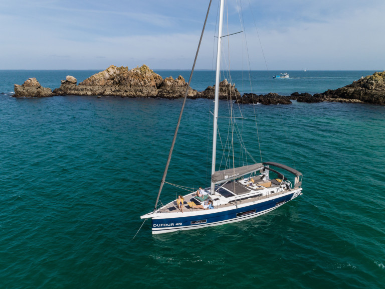Location bateau Dufour Dufour 470 à Saint-Raphaël sur Samboat