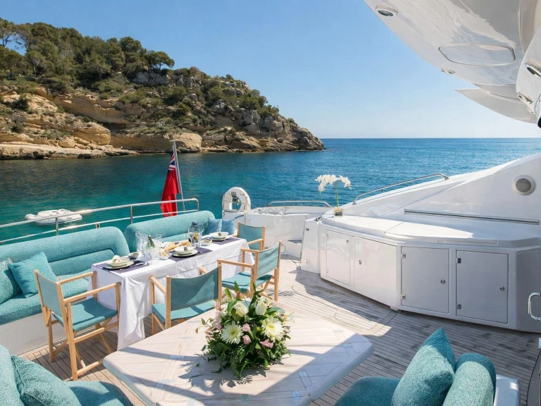 Location bateau Port Mahon pas cher Predator 82