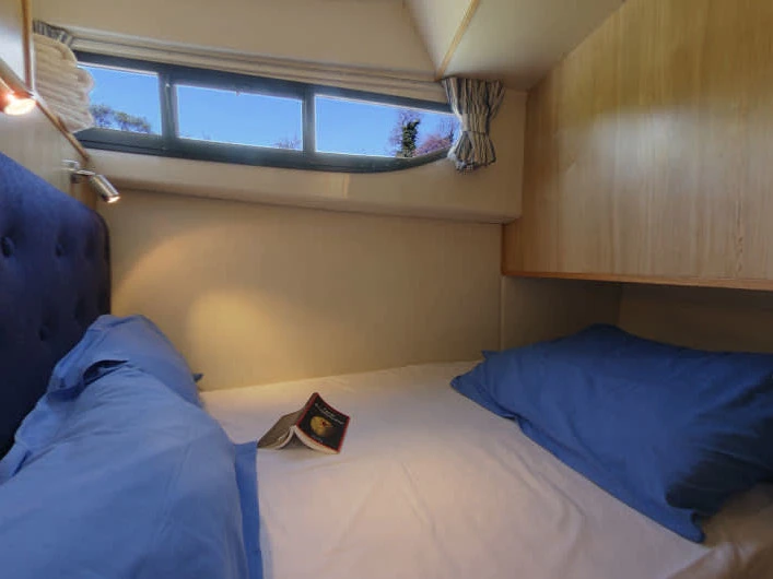 Bateau à moteur à louer à Fontenoy-le-Château au meilleur prix