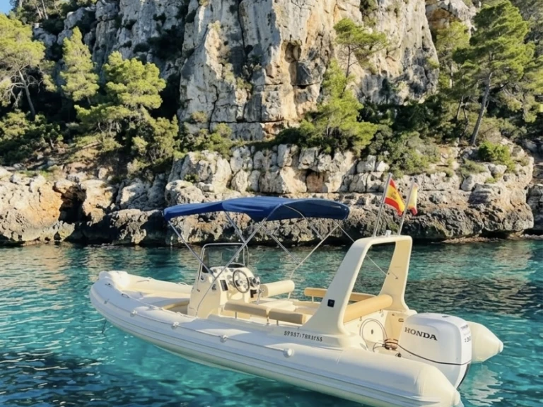 Semi-rigide à louer à Cala d'Or au meilleur prix