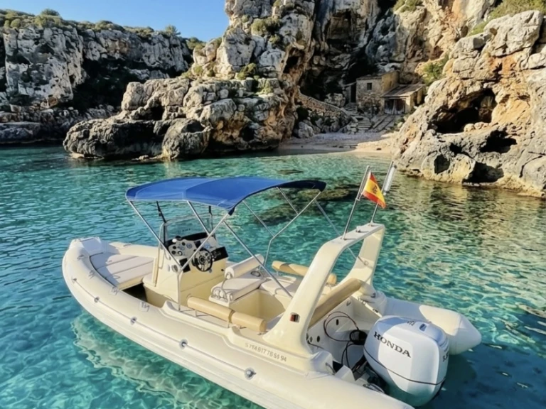Location Semi-rigide à Cala d'Or - Astec vdpro600