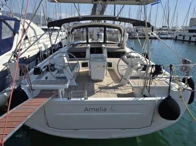 Ein Bénéteau Oceanis 51.1 mieten in Álimos