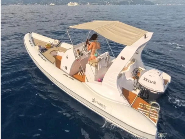 Louer Semi-rigide avec ou sans skipper Antares à Rapallo