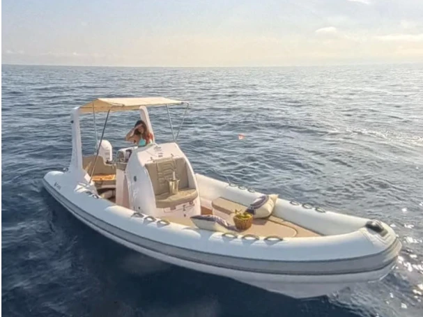 Antares Giglio 65 a louer à Rapallo