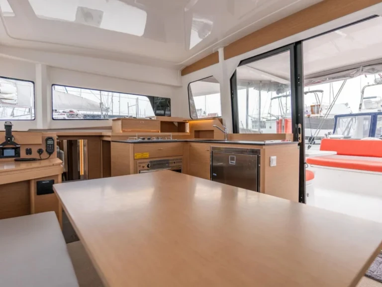 Location bateau Marseille pas cher Excess 11