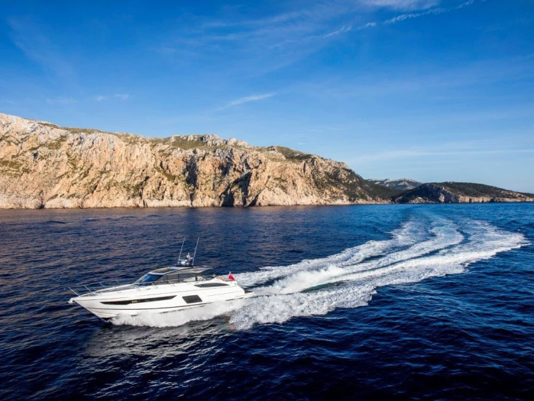 Bateau à moteur à louer à Marina Botafoch au meilleur prix