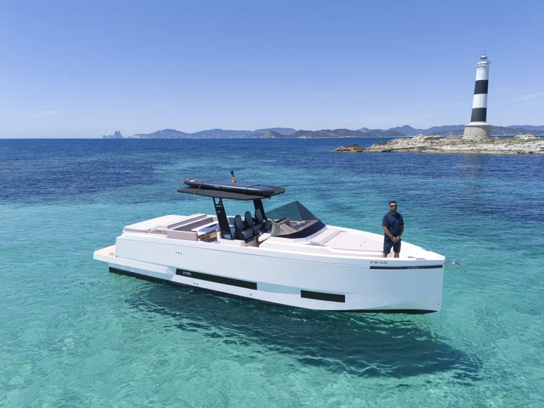 Bateau à moteur à louer à Ibiza (Ville) au meilleur prix