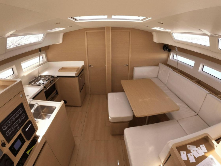 Location à Olbia - Jeanneau Sun Odyssey 490 sur SamBoat