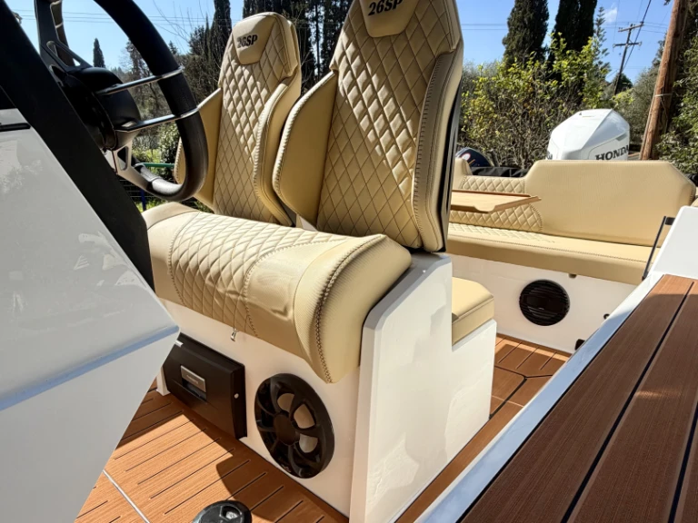 Louer Semi-rigide avec ou sans skipper Mazziena à Corfou