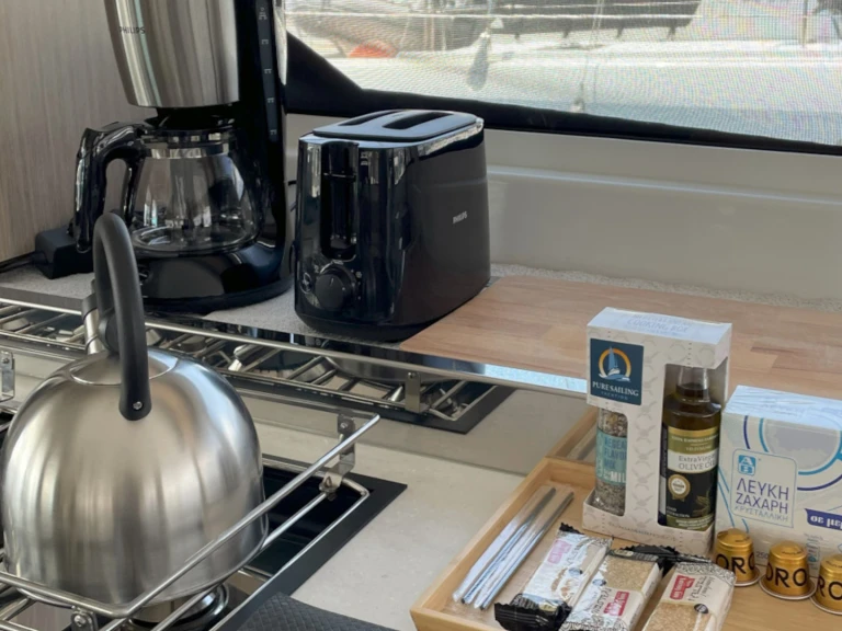 Location bateau Plataniás pas cher Lagoon 46