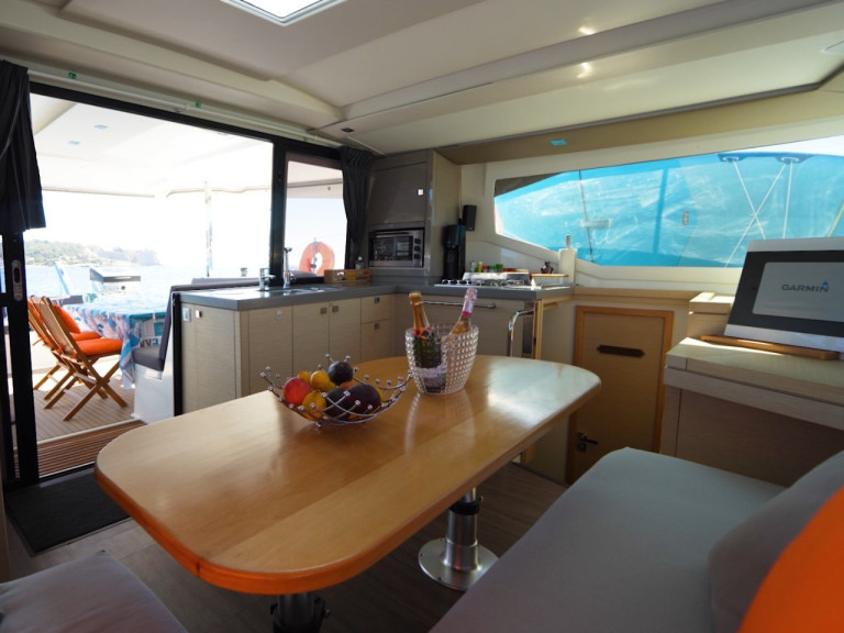 Louer Catamaran avec ou sans skipper Fountaine Pajot à Rangiroa
