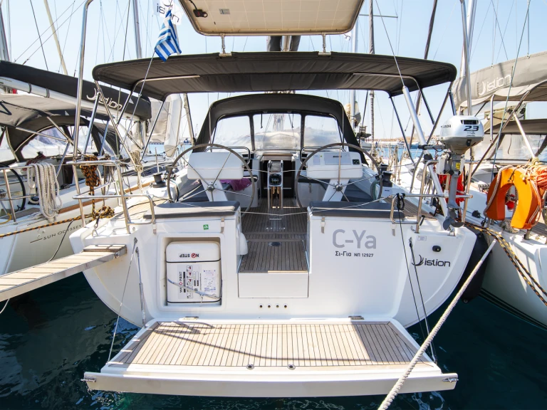 Location bateau Lávrio pas cher Hanse 458