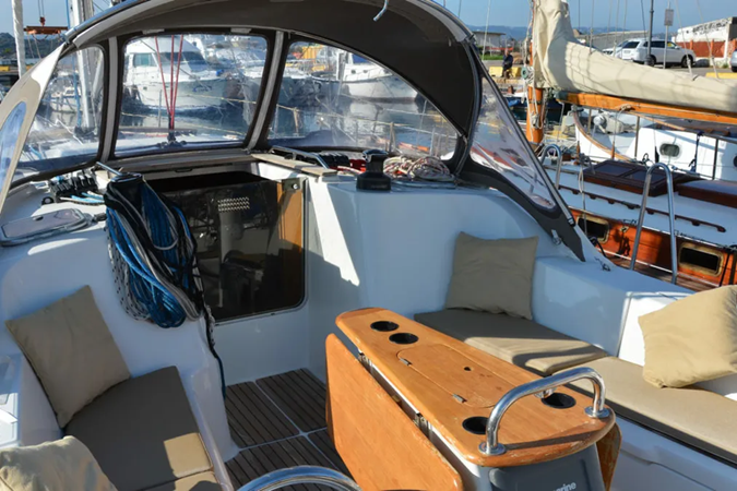 Jeanneau Sun Odyssey 42 Performance a louer à Olbia