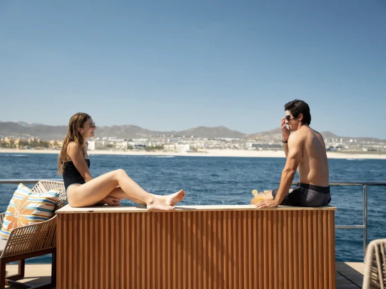 Location Bateau à moteur Custom Made avec permis