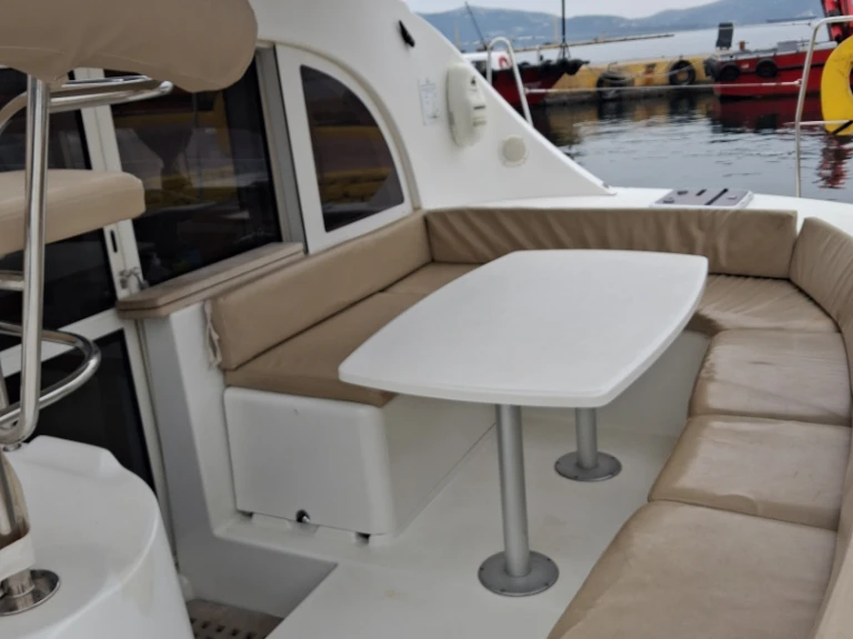 Louer Catamaran avec ou sans skipper Lagoon à Paros Port