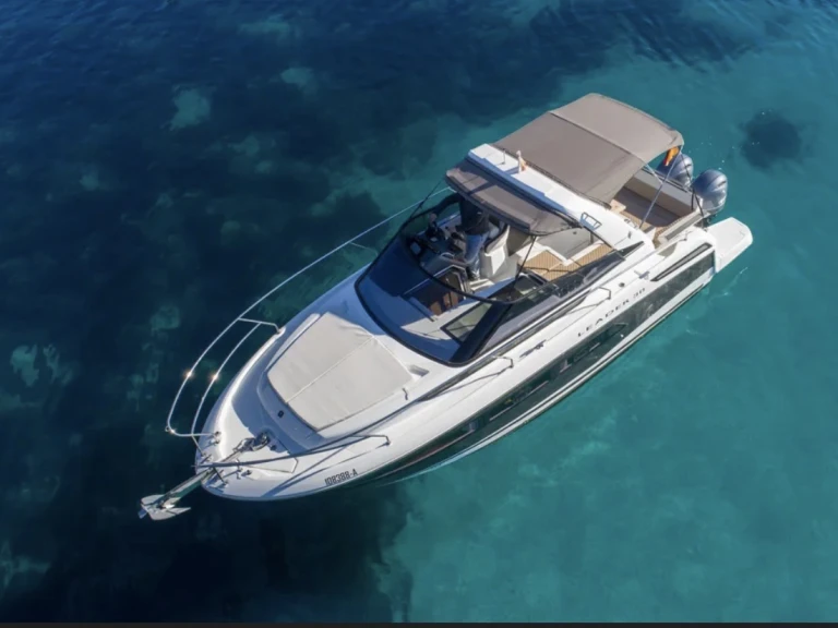 Louer Bateau à moteur avec ou sans skipper Jeanneau à Palma de Majorque
