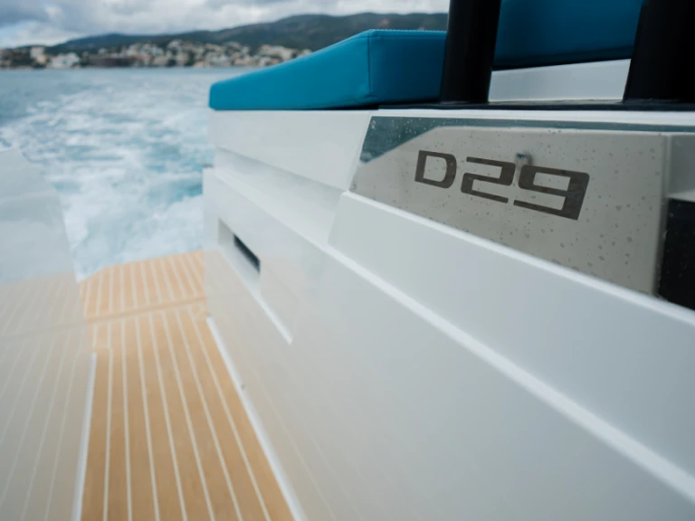 De Antonio D29 a louer à Marina Botafoch