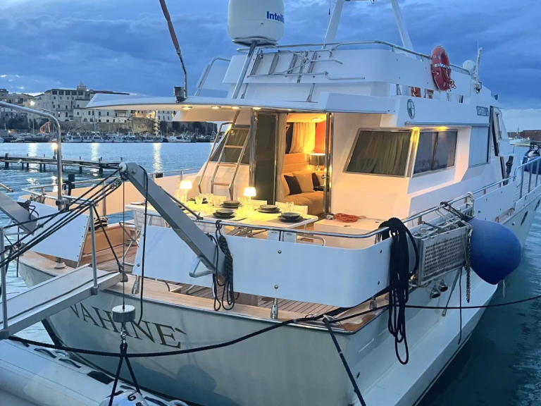 Louez un Ghibli Ghibli 19 à Porto Termoli