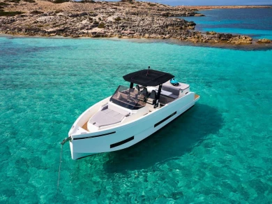 De Antonio D32 te huur van particulier of professional in Marina Botafoch