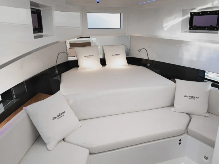 Location bateau De Antonio d36 à Marina Botafoch sur Samboat