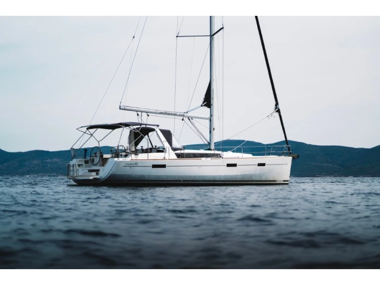 Location bateau Bénéteau Oceanis 45 à Cagliari sur Samboat
