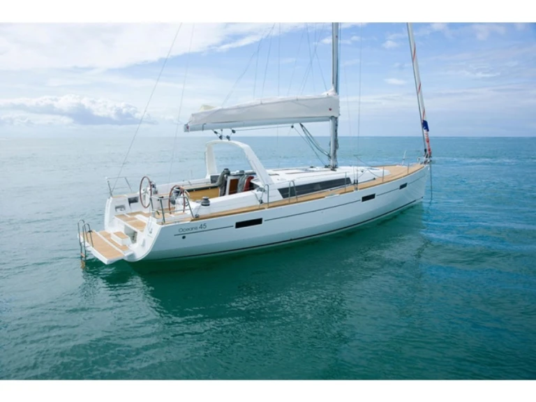 Louer Voilier avec ou sans skipper Bénéteau à Cagliari