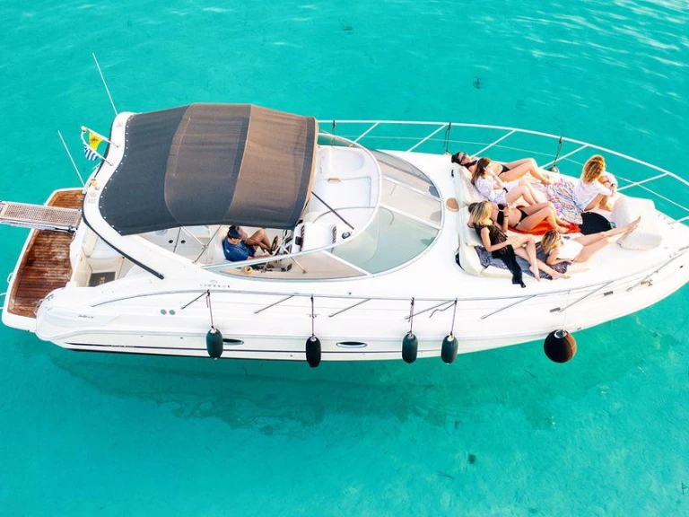 Bateau à moteur à louer à Vieux Port de Cannes au meilleur prix