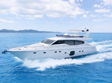 Hire a Ferretti ESCAPE Mykonos (Île)
