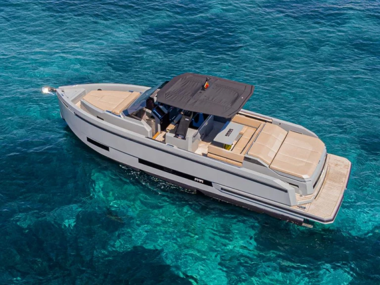 Location Bateau à moteur De Antonio avec permis