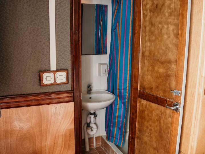 Louer Bateau à moteur avec ou sans skipper Betina à Omiš