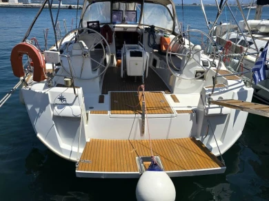 Huur een Jeanneau Sun Odyssey 469 in Álimos