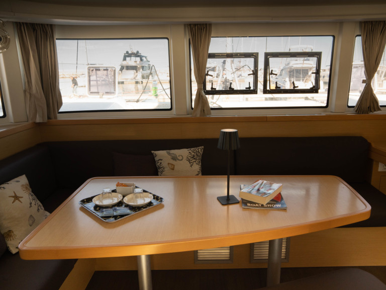 Location bateau Trapani pas cher Lagoon 42