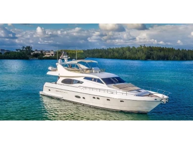 Luxury Yacht to hire Siracusa at the best price