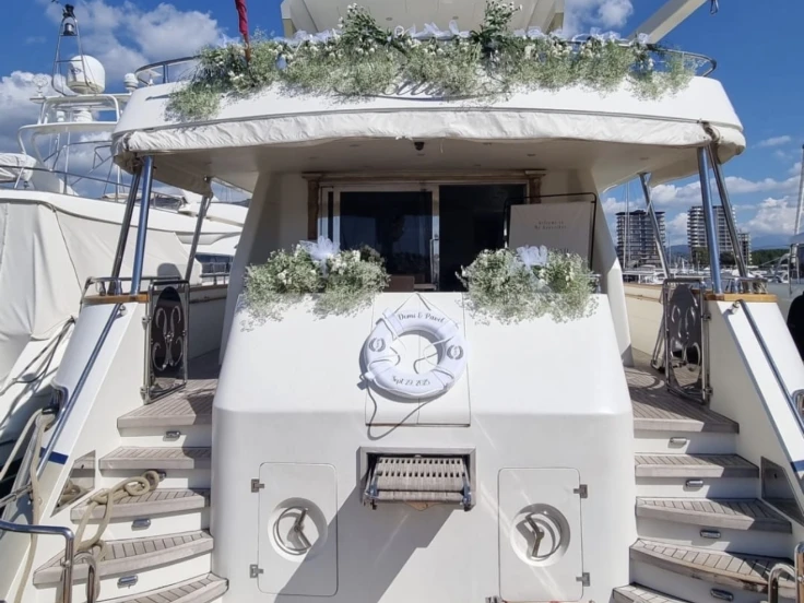 Location bateau Port de Salerne pas cher falcon 80