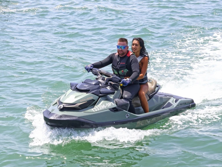 Location Jet ski Sea-Doo avec permis