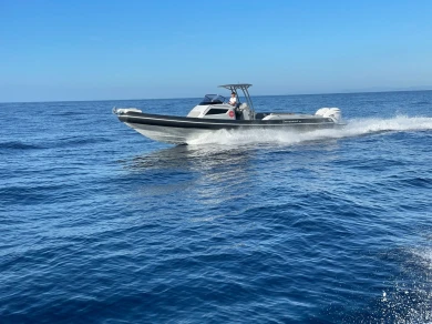 Capelli Tempest 40 między profesjonalistami a osobami prywatnymi w Marine de Sant'Ambrogio