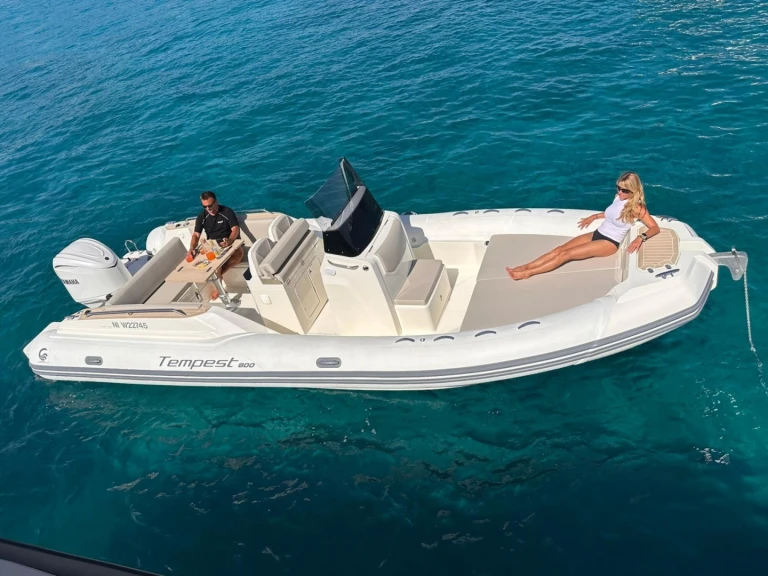 Location bateau Marine de Sant'Ambrogio pas cher Tempest 800