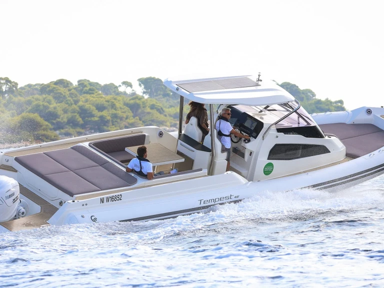 Location Semi-rigide Capelli avec permis