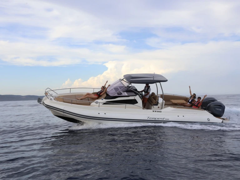 Location à Marine de Sant'Ambrogio - Capelli Tempest 1000 WA sur SamBoat