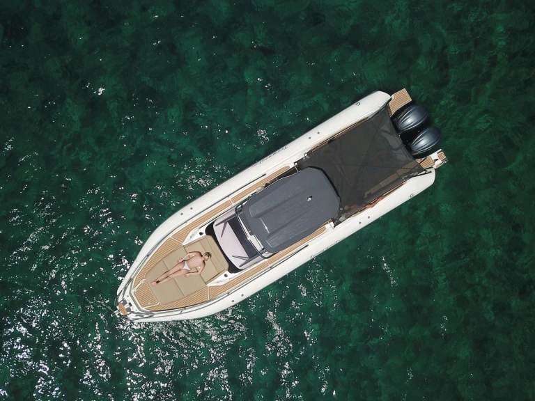 Louez un Capelli Tempest 1000 WA à Marine de Sant'Ambrogio