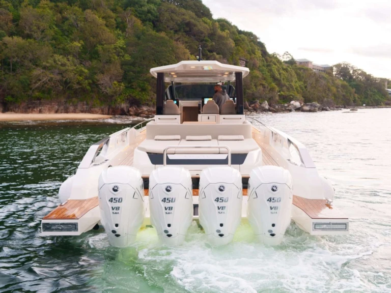 Location Semi-rigide à Marine de Sant'Ambrogio - Capelli STRADIVARI 52